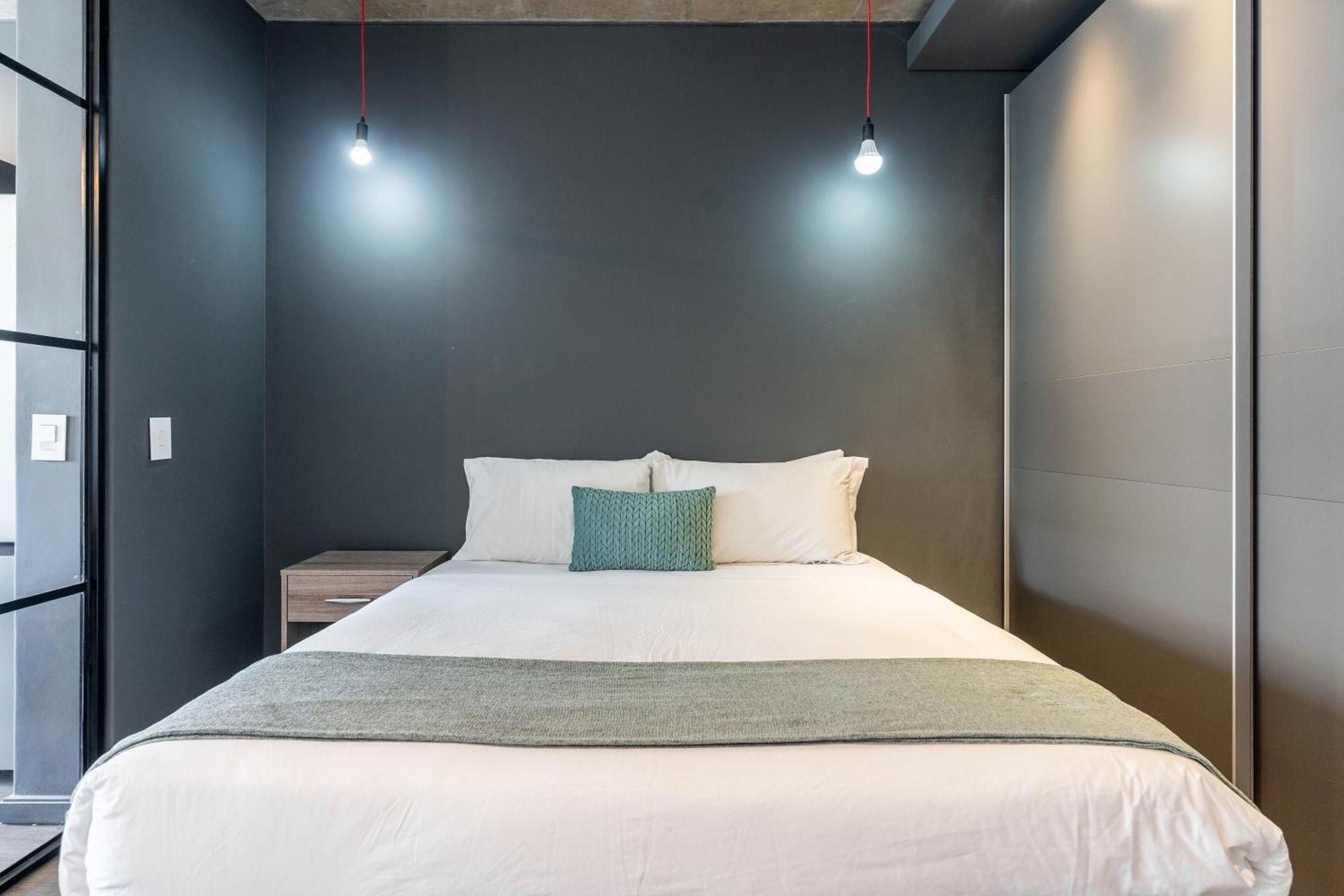 Wex624 - Spacious Modern Apartment-pool Bar Gym *