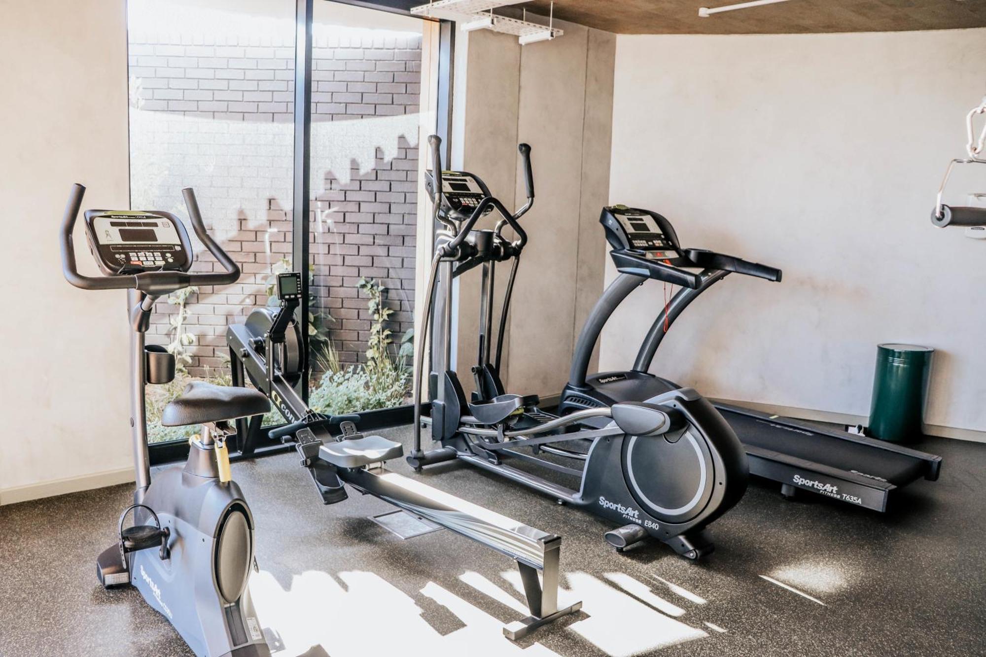 Wex624 - Spacious Modern Apartment-pool Bar Gym Appartement Le Cap