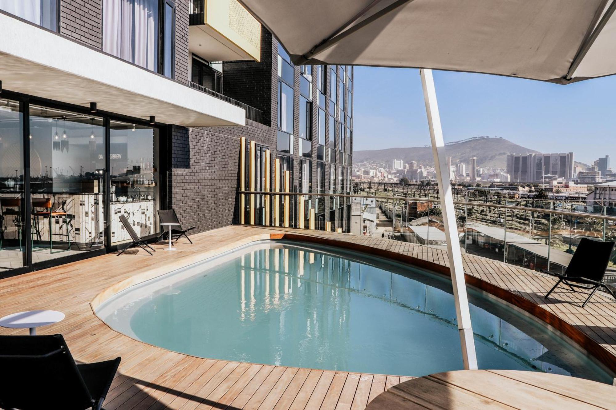 Wex624 - Spacious Modern Apartment-pool Bar Gym *