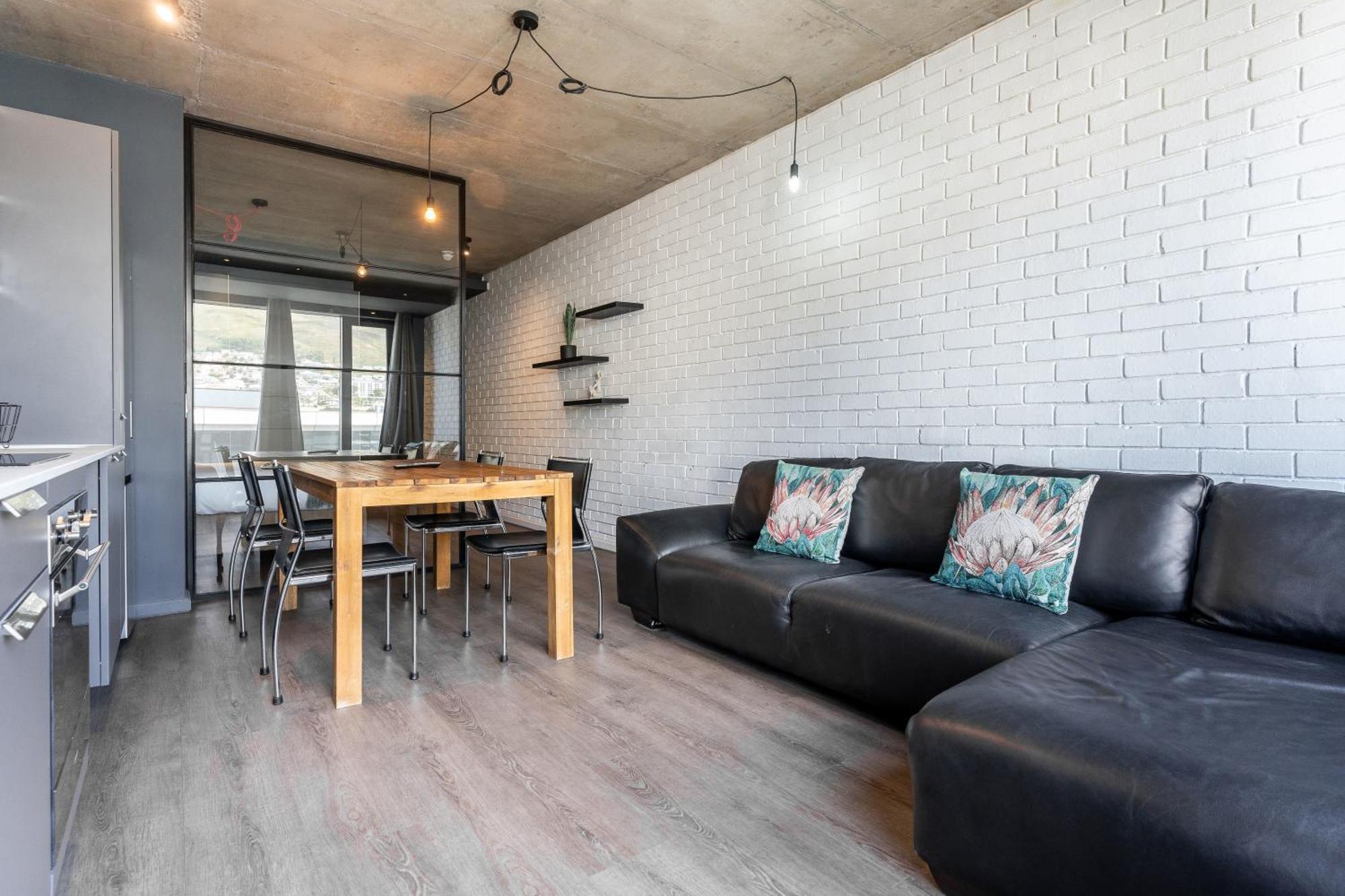 Wex624 - Spacious Modern Apartment-pool Bar Gym